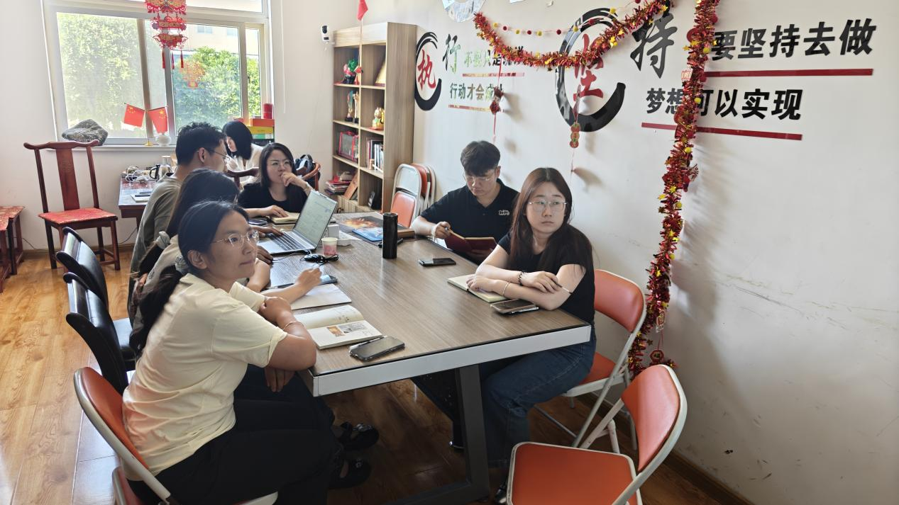 Tim JoJo memajukan keahlian perdagangan global dengan pelatihan AI canggih Alibaba
