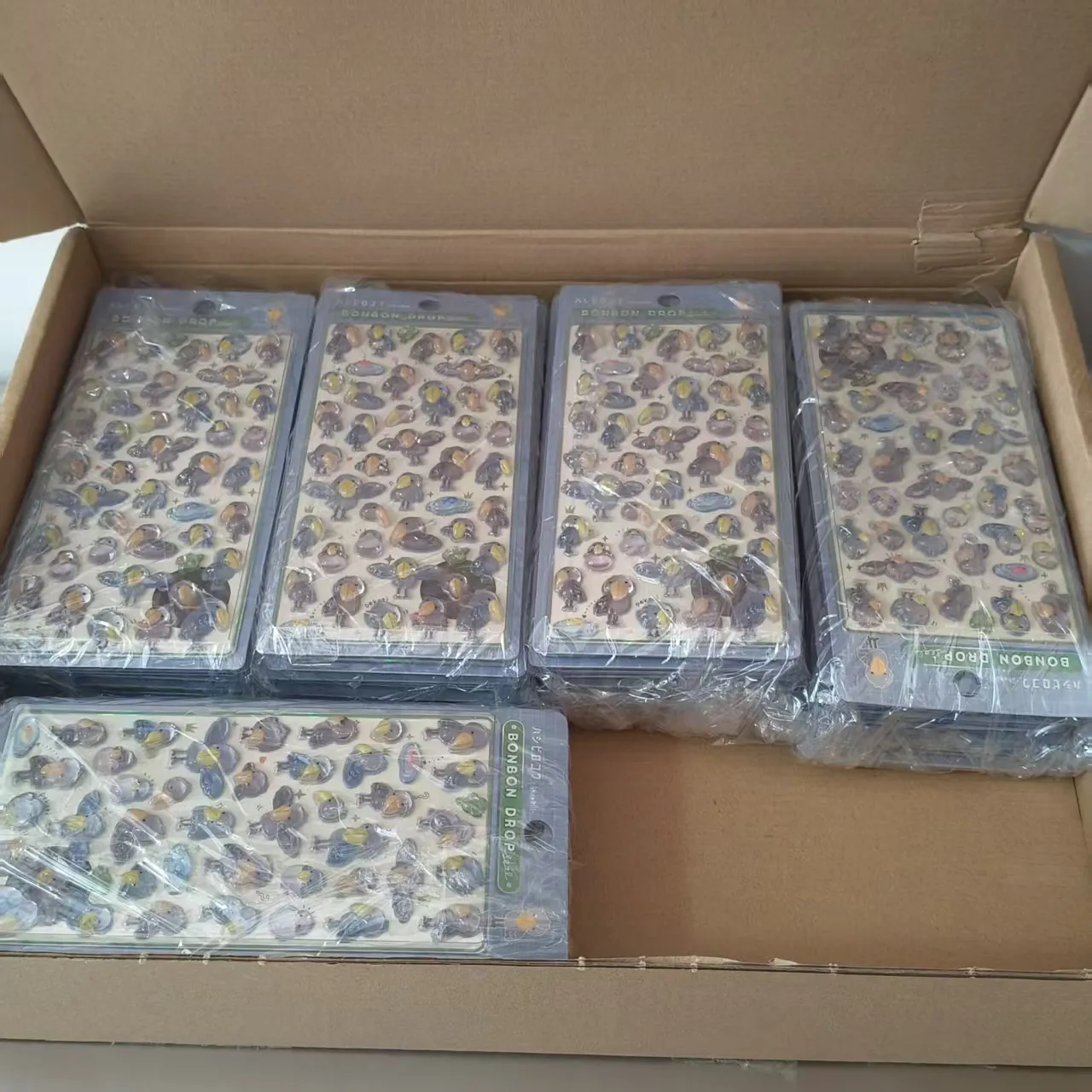 Stiker timbul anak Anda akan segera dikirim!