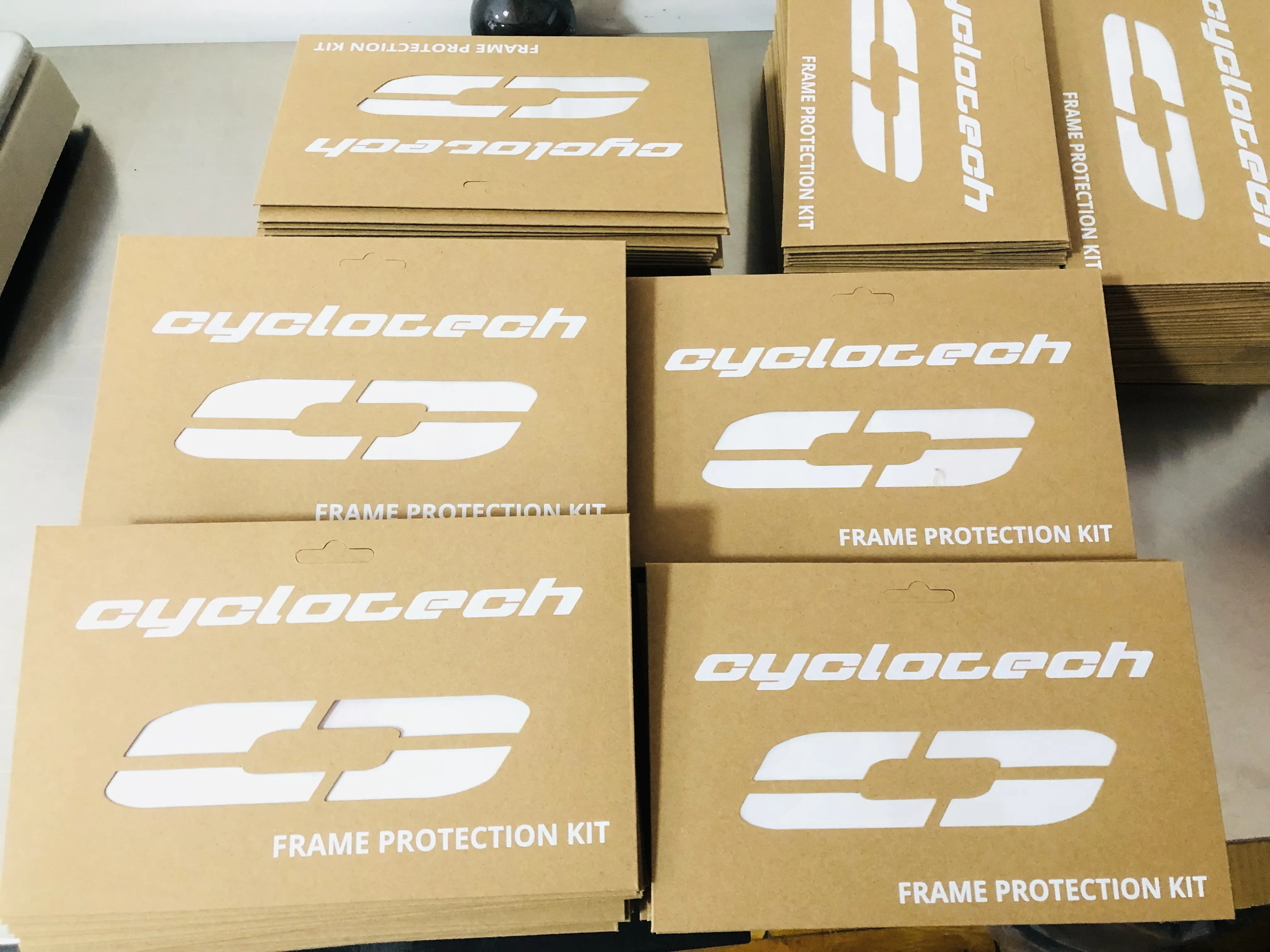 Stiker rangka sepeda sekarang dikirim ke Belanda